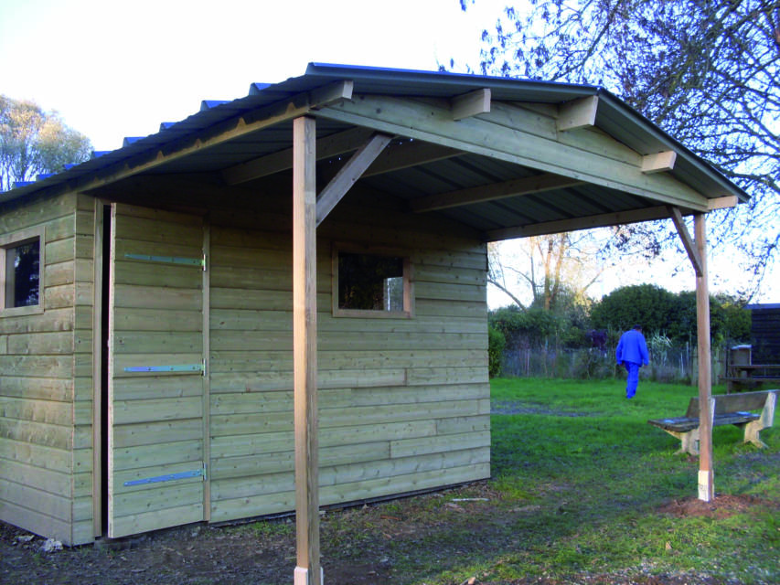 Cabane et préau