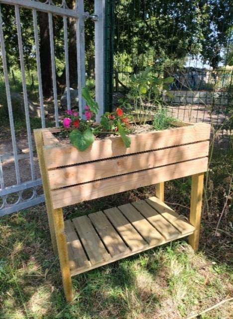 Jardinière sur pieds